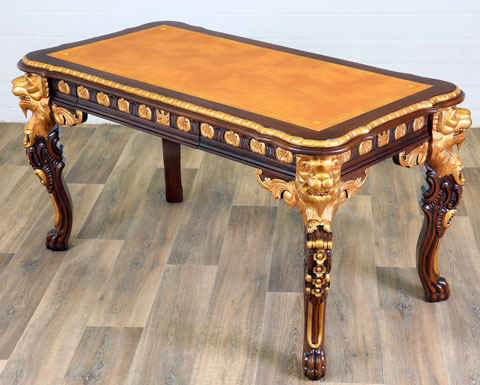 Mahagoniholz Tisch mit goldenen Löwen
