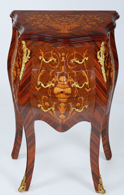 Petite marquetry Commode