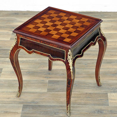 Spieltisch für Schach- und Backgammon